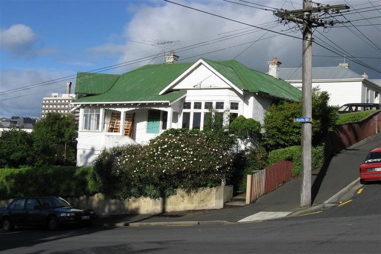 Photo of property in 124 Forth Street, North Dunedin, Dunedin, 9016