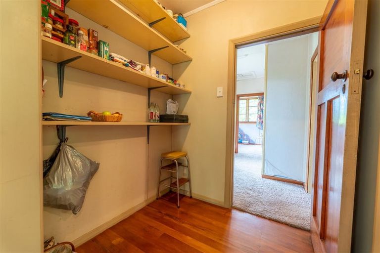 Photo of property in 58 Timaru Road, Waimate, 7924