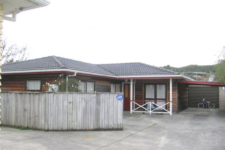 Photo of property in 10 Purser Grove, Fairfield, Lower Hutt, 5011