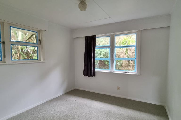 Photo of property in 57 Salford Street, Newlands, Wellington, 6037