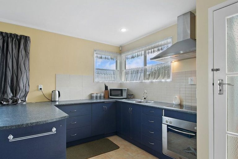 Photo of property in 20 Terra Nova Street, Glen Eden, Auckland, 0602