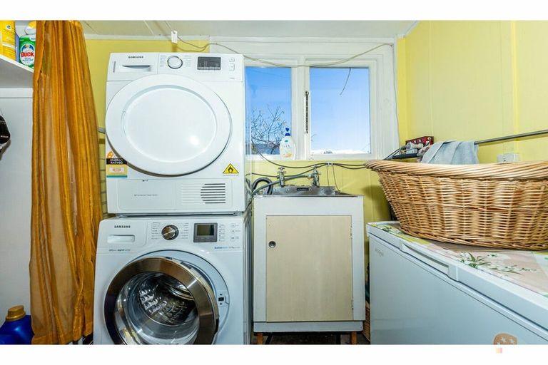 Photo of property in 56 Rhodes Street, Waimate, 7924