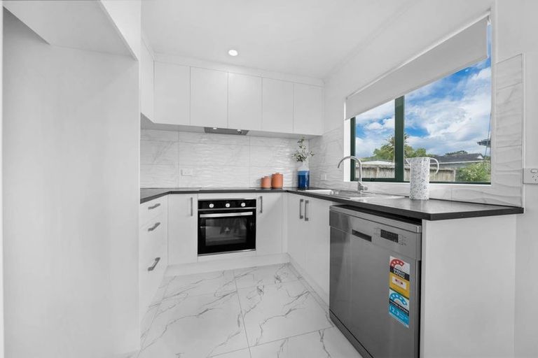 Photo of property in 148 Solar Road, Glen Eden, Auckland, 0602
