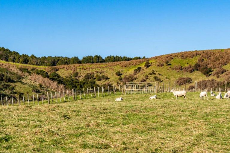 Photo of property in 1645 Matapouri Road, Matapouri, Whangarei, 0173