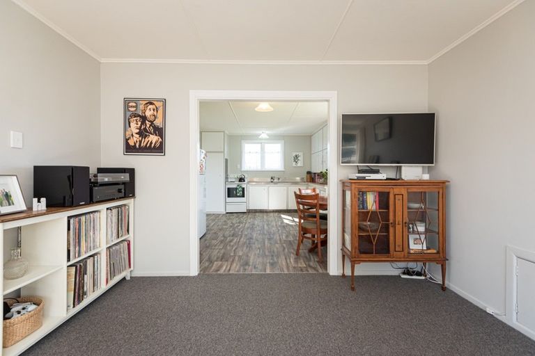 Photo of property in 5 Mcgreevy Street, Waipawa, 4210