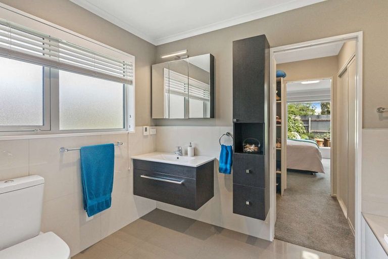 Photo of property in 32 Sylvia Street, Parklands, Christchurch, 8083