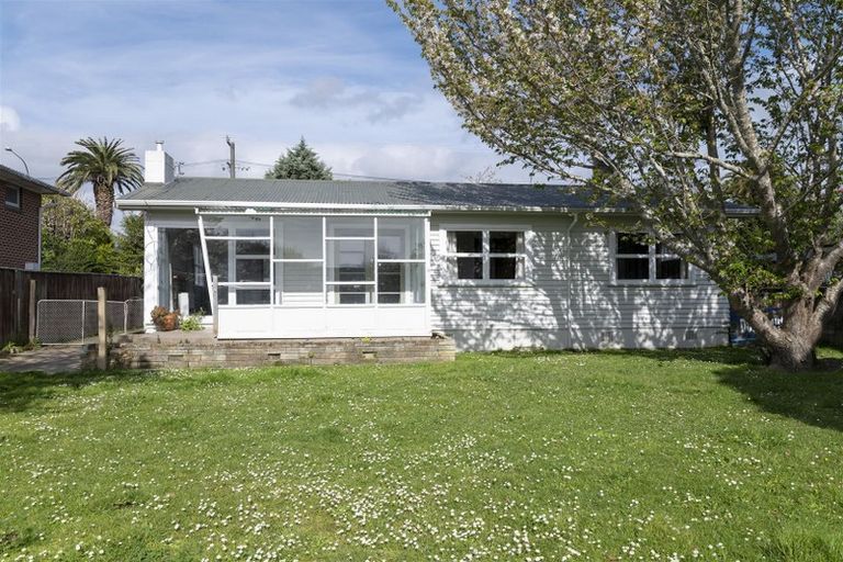 Photo of property in 18 The Avenue, Levin, 5510