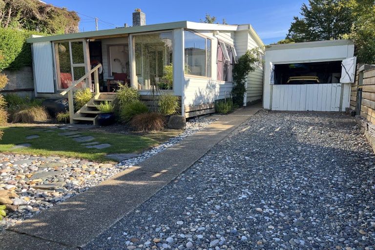 Photo of property in 3 Bay Road, Riverton/aparima, Riverton, 9822