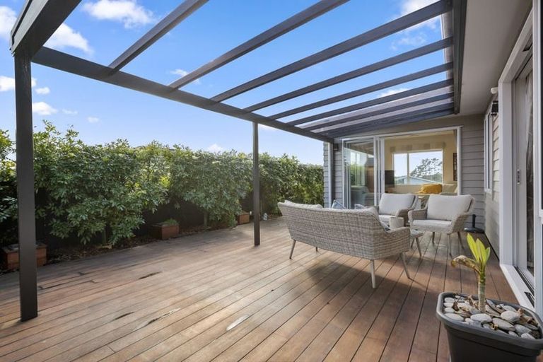 Photo of property in 11 Nobilo Road, Kumeu, 0810