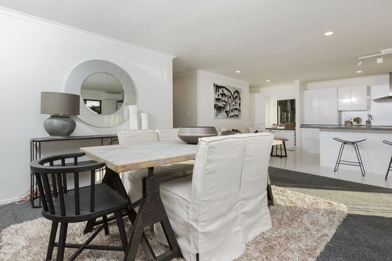 Photo of property in 21 Laly Haddon Place, Matakana, Warkworth, 0985