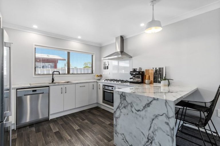 Photo of property in 24 Lachlan Drive, Dinsdale, Hamilton, 3204