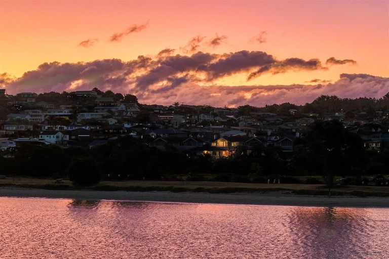 Photo of property in 39 Little Compton Mews, Snells Beach, 0920