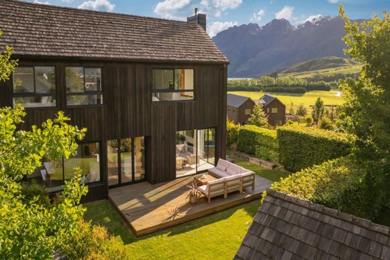 Photo of property in 12 Arran Lane, Jacks Point, Queenstown, 9371