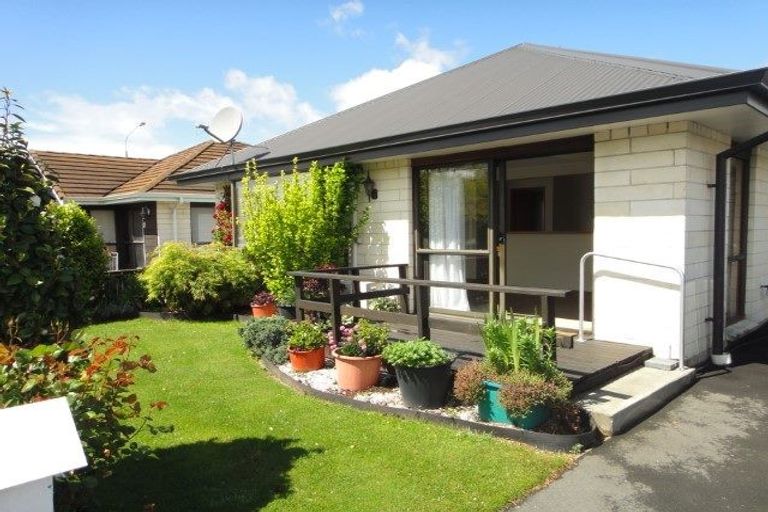 Photo of property in 2/56 Devon Street, Sydenham, Christchurch, 8023