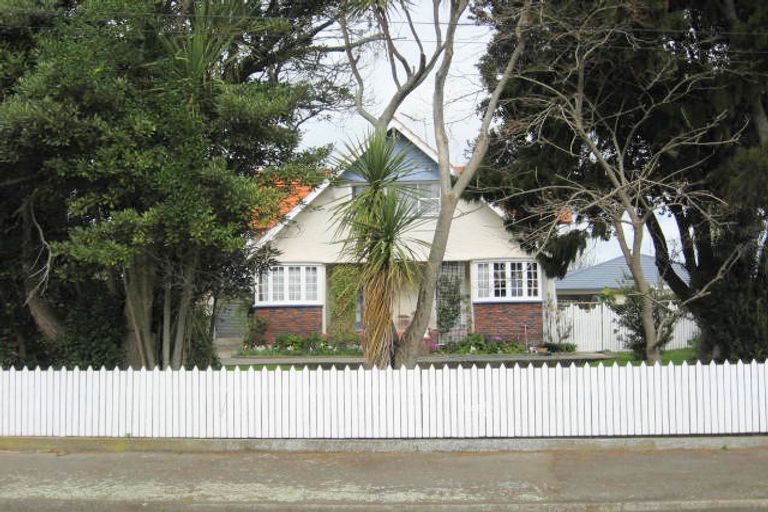 Photo of property in 21 Devon Street, Levin, 5510