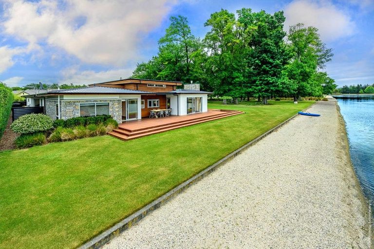 Photo of property in 28 Oakgrove Drive, Rangiora, 7400