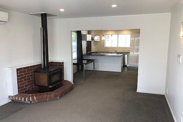 Photo of property in 1 Airey Place, Torbay, Auckland, 0630