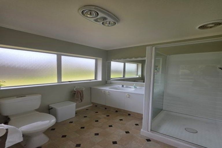 Photo of property in 10 Lynwood Place, Owhata, Rotorua, 3010