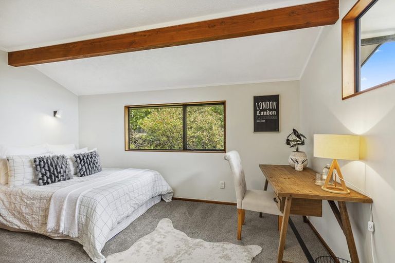 Photo of property in 14a Spicer Place, Tawa, Wellington, 5028