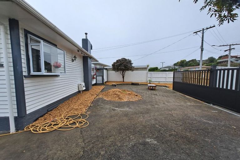 Photo of property in 20 Stuart Place, Blagdon, New Plymouth, 4310