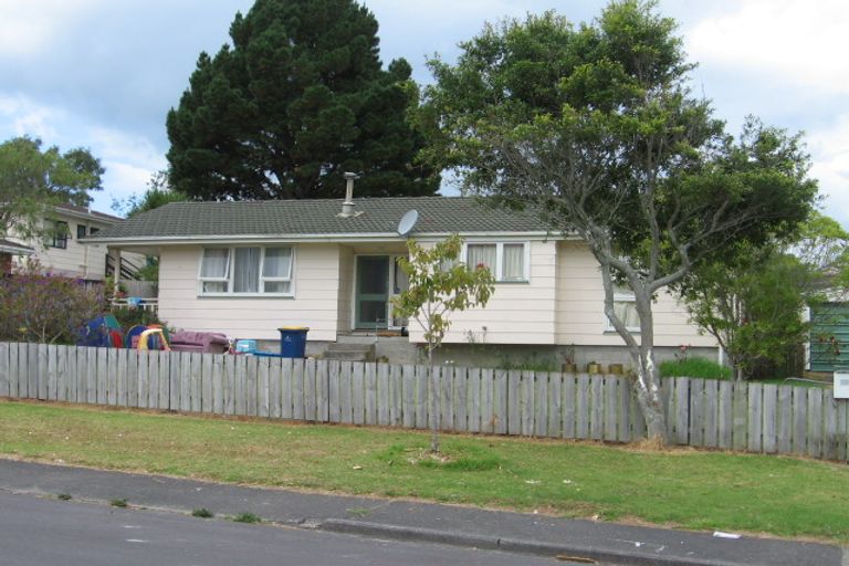 Photo of property in 19 Brougham Place, West Harbour, Auckland, 0618