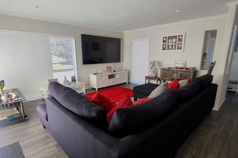 Photo of property in 45e Redoubt Road, Goodwood Heights, Auckland, 2105