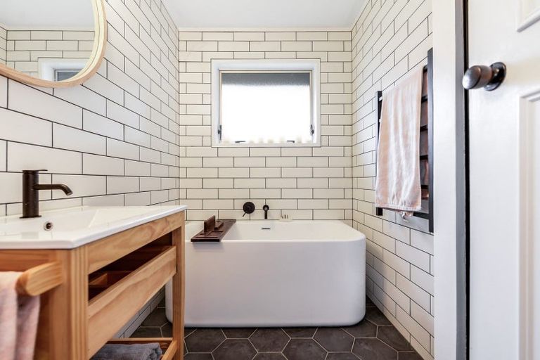 Photo of property in 24 Camden Place, Pukete, Hamilton, 3200