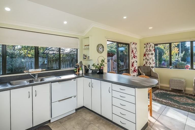 Photo of property in 11 Takahe Drive, Paraparaumu Beach, Paraparaumu, 5032