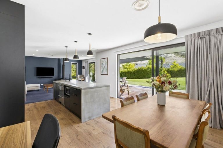 Photo of property in 20 Sugarloaf Drive, Mount Pisa, Cromwell, 9384