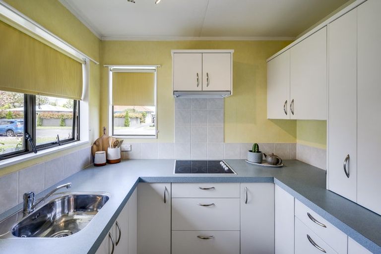 Photo of property in 1/802 Victoria Street, Parkvale, Hastings, 4122