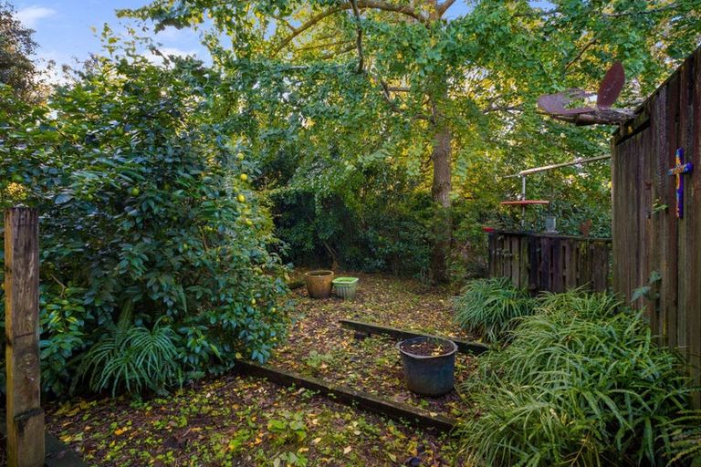 Photo of property in 28 Acacia Crescent, Glenview, Hamilton, 3206