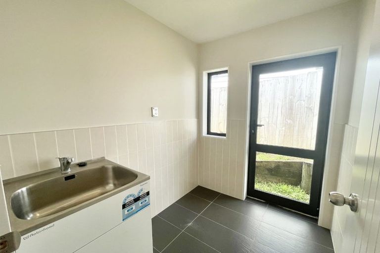 Photo of property in 32a Kelman Road, Kelston, Auckland, 0602