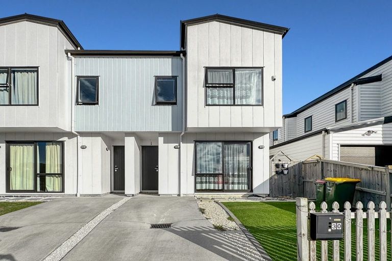 Photo of property in 30 Minhas Road, Papakura, 2110