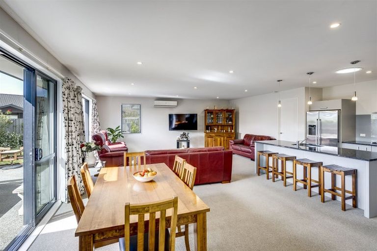 Photo of property in 16 Kapiti Drive, Poraiti, Napier, 4112