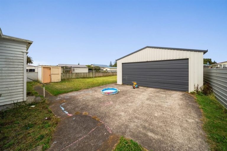Photo of property in 14 Mclean Street, Hawera, 4610