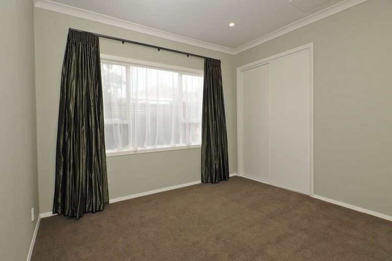 Photo of property in 2 Collins Street, Petone, Lower Hutt, 5012
