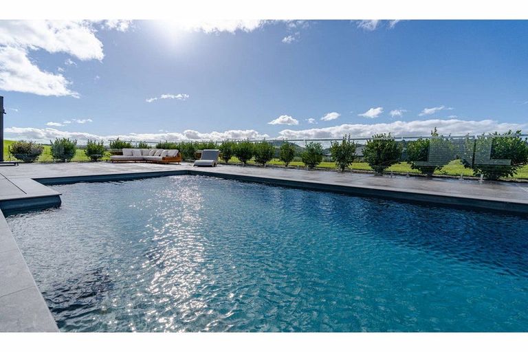 Photo of property in 1 Fernbird Grove, Kerikeri, 0294