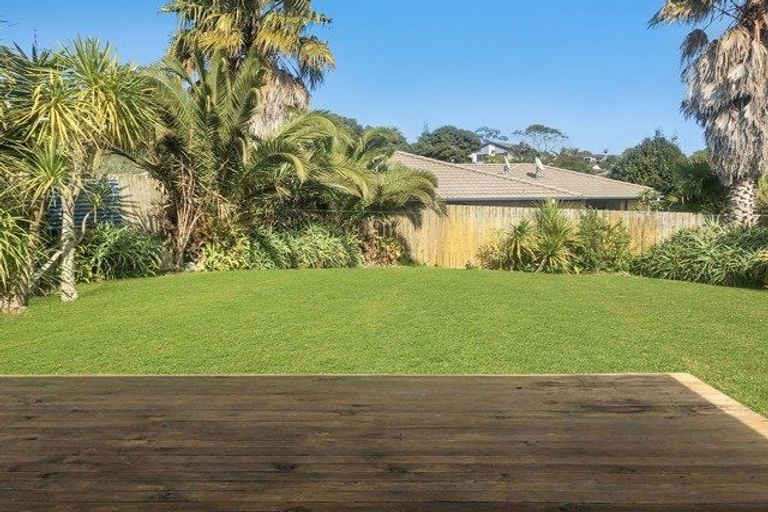 Photo of property in 44 Bluebird Crescent, Unsworth Heights, Auckland, 0632