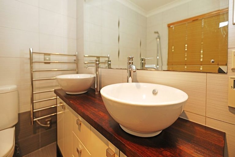 Photo of property in 5 Quedley Court, Eastern Beach, Auckland, 2012