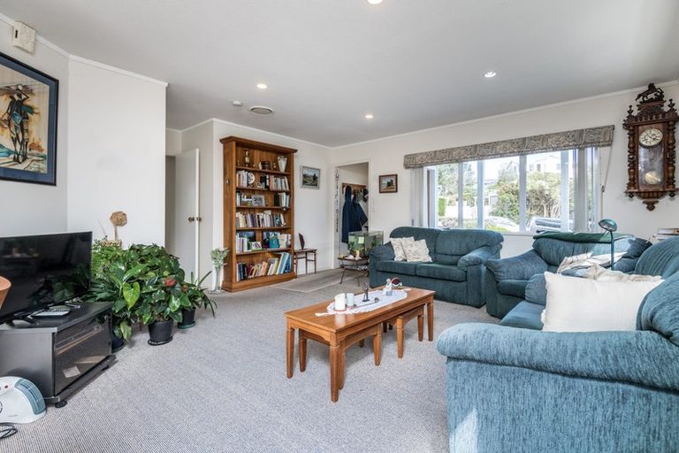 Photo of property in 29 Guadeloupe Crescent, Grenada Village, Wellington, 6037