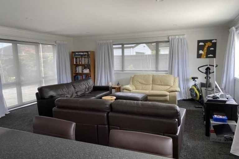 Photo of property in 37 Karina Terrace, Roslyn, Palmerston North, 4414