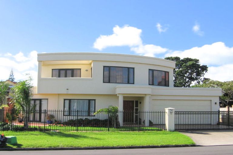 Photo of property in 8 Hattaway Avenue, Bucklands Beach, Auckland, 2012