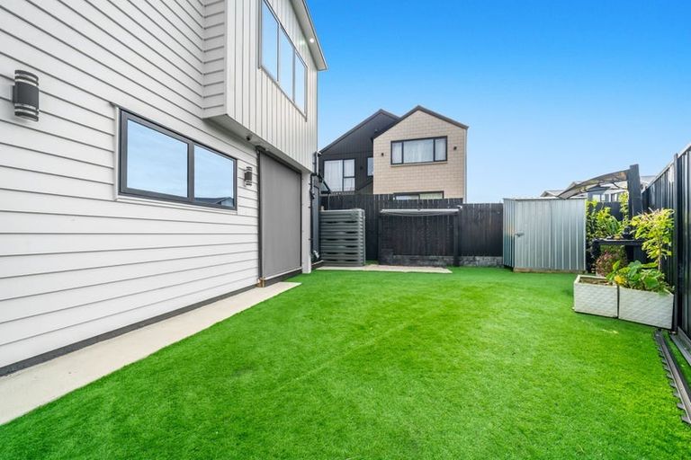 Photo of property in 25a Leaver Place, Weymouth, Auckland, 2103