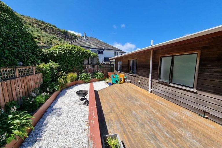 Photo of property in 5a Dennis Way, Island Bay, Wellington, 6023