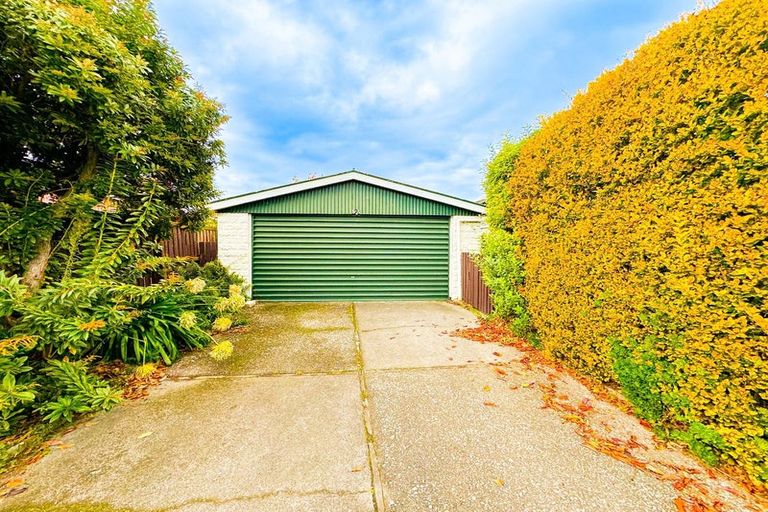 Photo of property in 1 Ostend Place, Avonhead, Christchurch, 8042