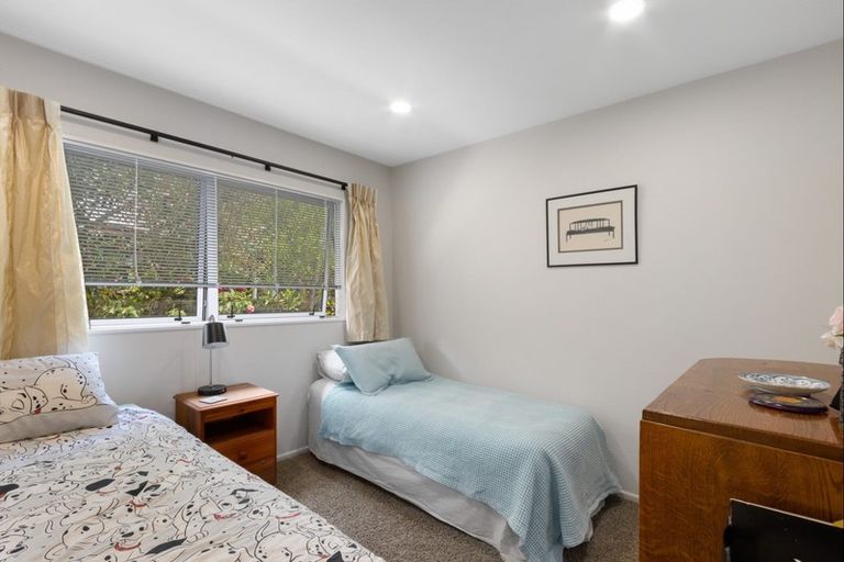 Photo of property in 8 Amner Place, Bluff Hill, Napier, 4110