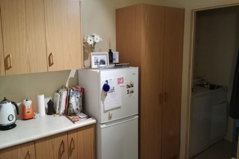 Photo of property in 20 Van Dyke Place, West Harbour, Auckland, 0618