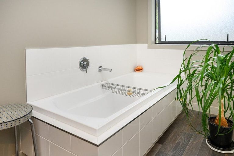 Photo of property in 8 Stonebridge Heights, Feilding, 4702