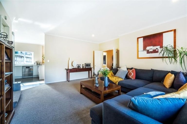 Photo of property in 48 Hogarth Rise, West Harbour, Auckland, 0618