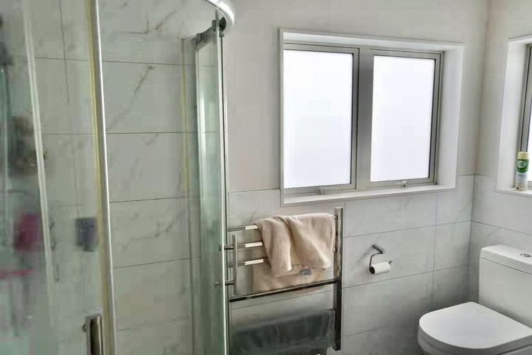 Photo of property in 47a Butley Drive, Farm Cove, Auckland, 2012